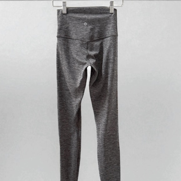 Lululemon Women’s Grey Leggings! Size 2! - Picture 7 of 8